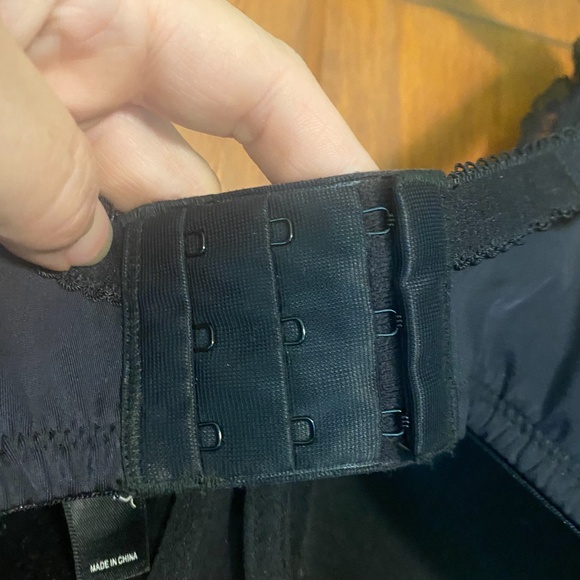 NWOT Le Mystere Lace Tisha Underwire Bra Black w/Purple Lace size 38D - Picture 8 of 9